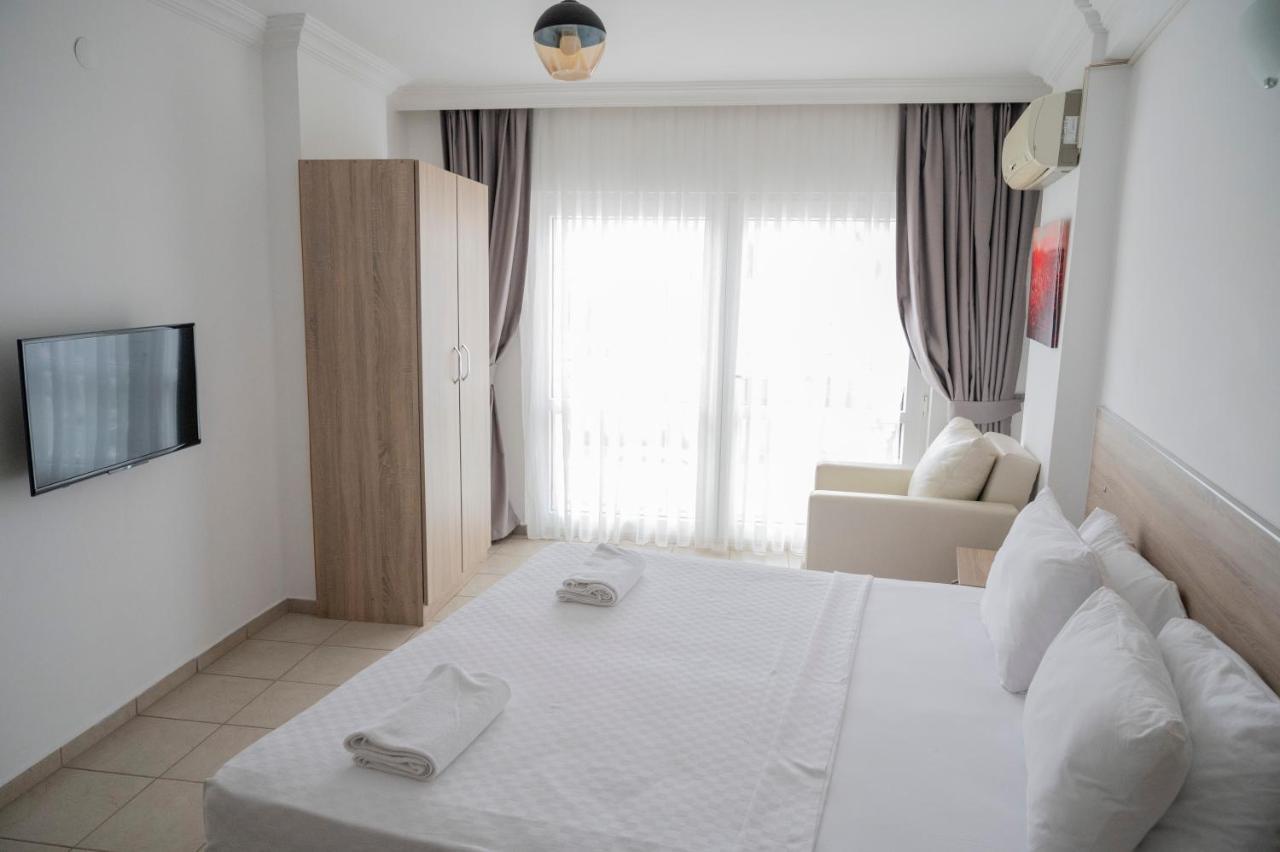 Badoka Boutique Hotel 말마리스 외부 사진